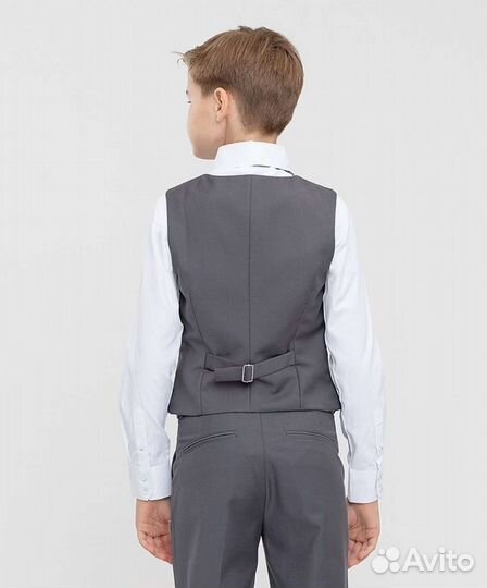 Комплект школьной формы новый, р-р 158, серый