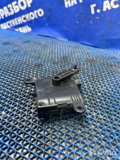 Моторчик заслонок отопителя Hyundai Elantra Xd