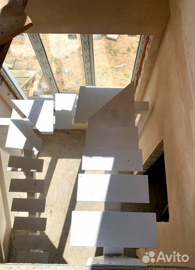 Метлличесакую лестницу Изготовим