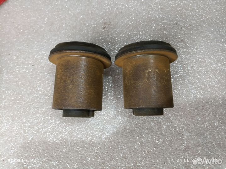 Сайлентблок переднего ниж.рычага Mitsubishi Pajero