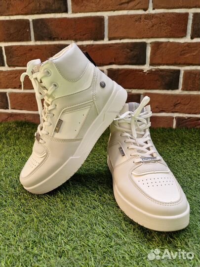 Кроссовки женские Refresh