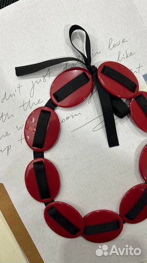 Красное ожерелье