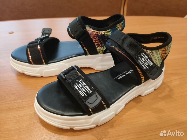 Босоножки новые р40