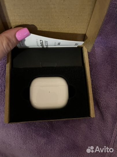 Беспроводные наушники новые axxe