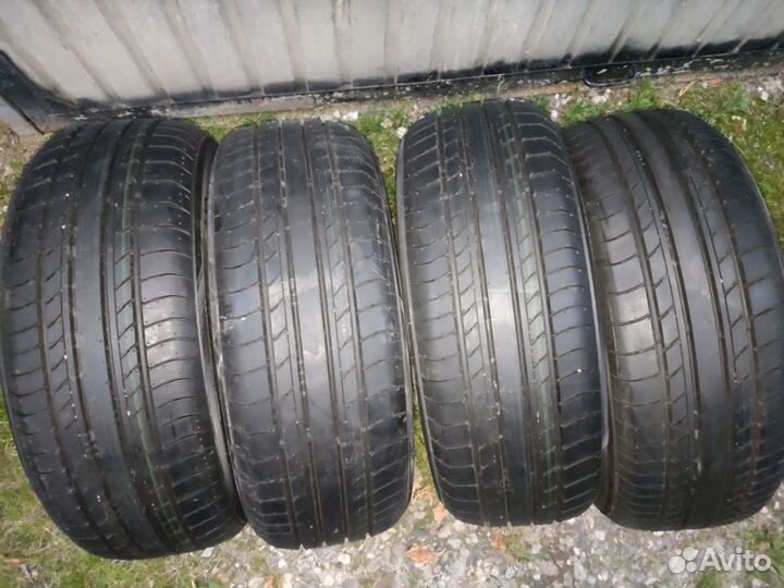 Yokohama BluEarth E70 215/55 R17 94