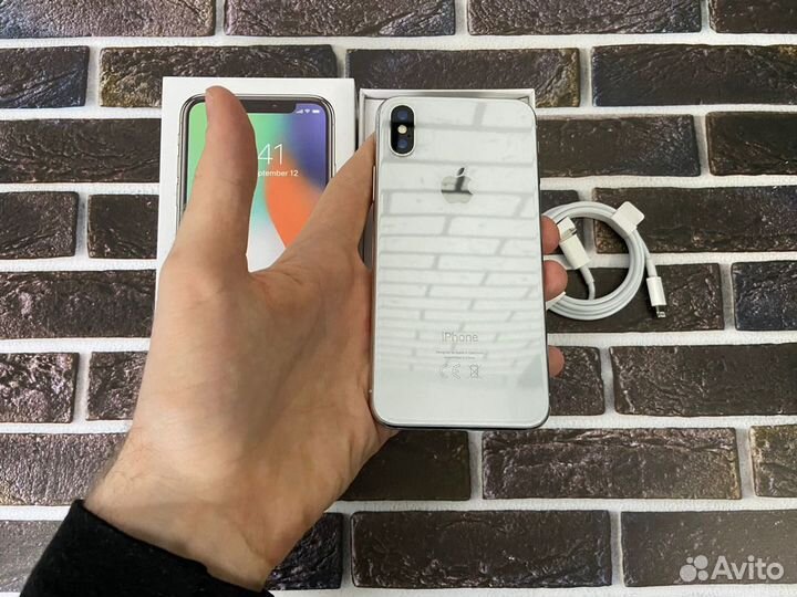 iPhone X 256 gb silver 105