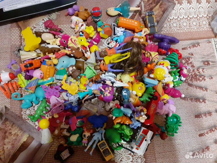 Игрушки из киндера пакетом