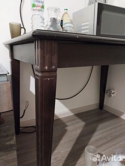 Кухонный стол из массива дерева