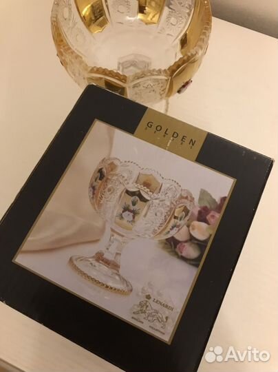 Конфетница на высокой ножке