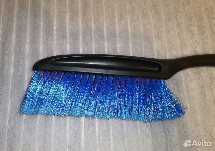 Автомобильная щётка со скребком