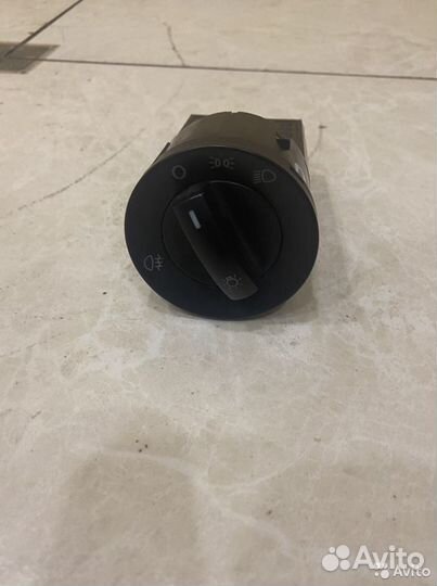 Блок управления светом Volkswagen Polo 5