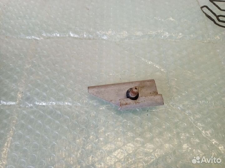 Крепеж акб Renault Duster