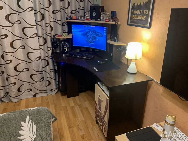 Компьютерный стол