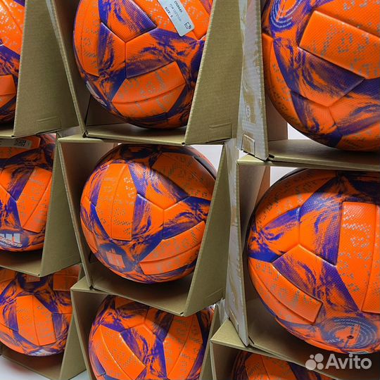 Проф футбольный мяч Adidas Conext19 Winter OMB