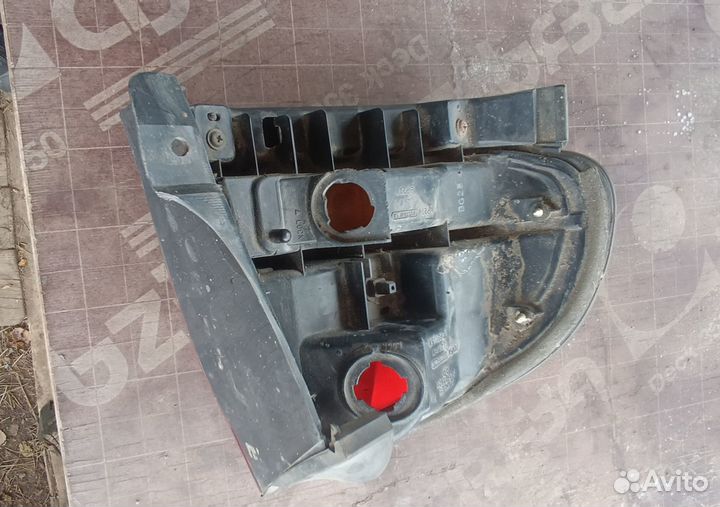 Фонарь задний правый mazda 626 GE