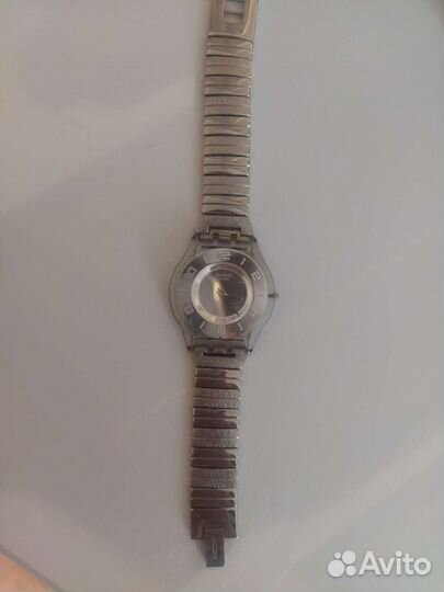 Часы швейцарские