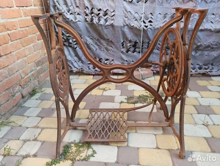 Станина швейной машинки Zinger