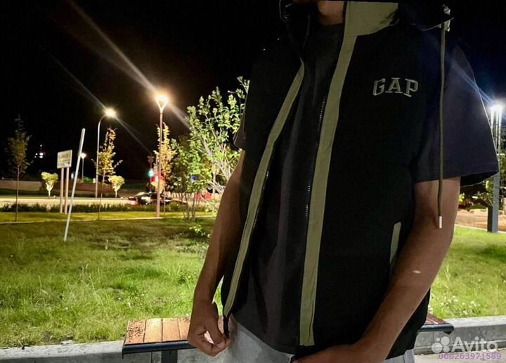Жилетка (безрукавка) Gap