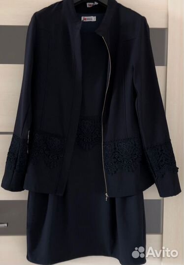 Костюм красивый школьный с кружевом (158)