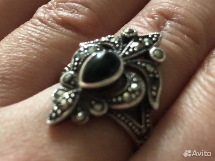 Серебряное кольцо с марказитом