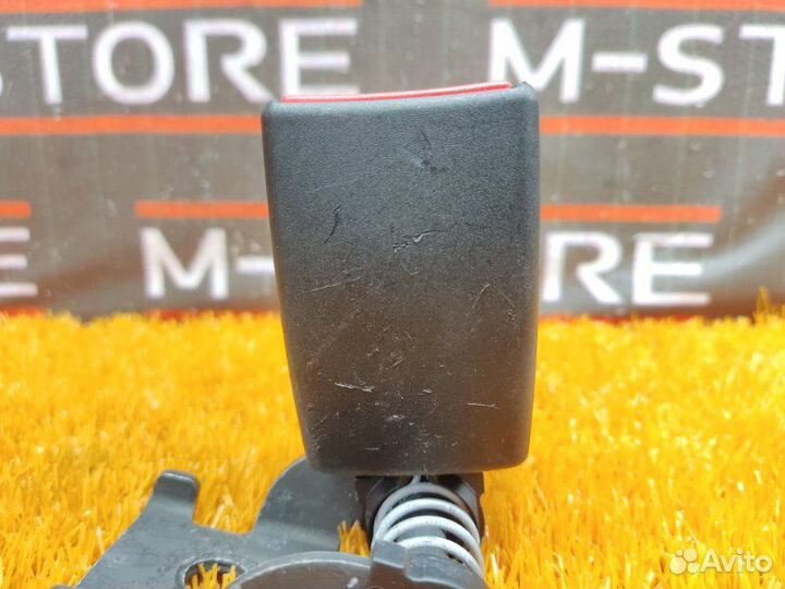 Замок ремня безопасности задний левый Bmw 6-Series