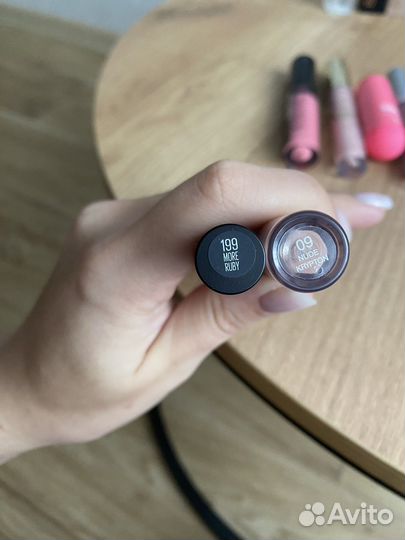 Помады для губ новые