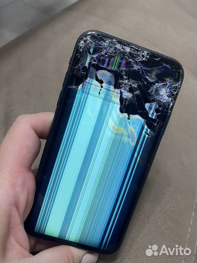 Телефон iPhone 11