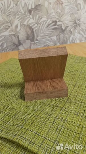 Подставка для телефона из дерева