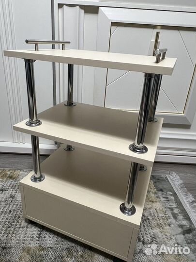 Косметологический столик