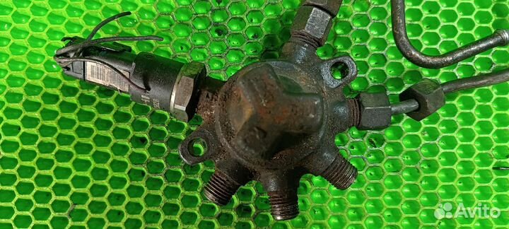 Рейка топливная (рампа) Renault Megane II