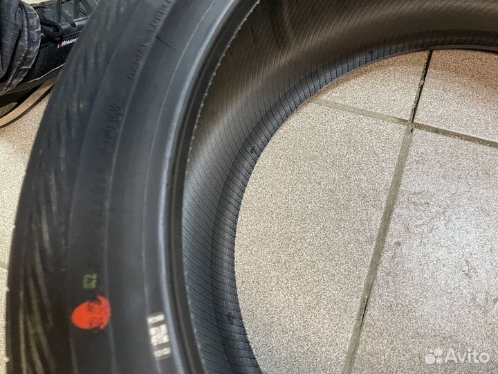 Yokohama Advan dB V552 235/45 R18 94W