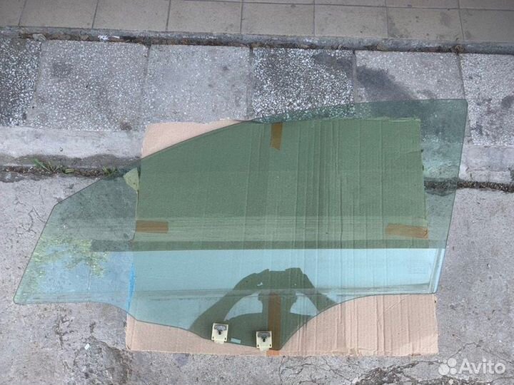 Стекло двери переднее левое Mazda Mazda 3 BK 2007