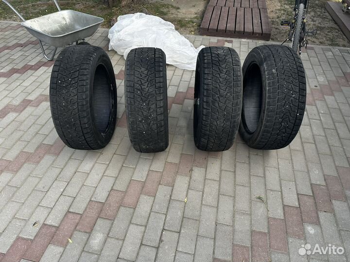 Bridgestone Blizzak DM-V2 235/55 R19