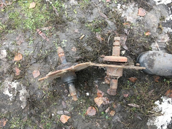 Запчасти на мотороллер муравей бу