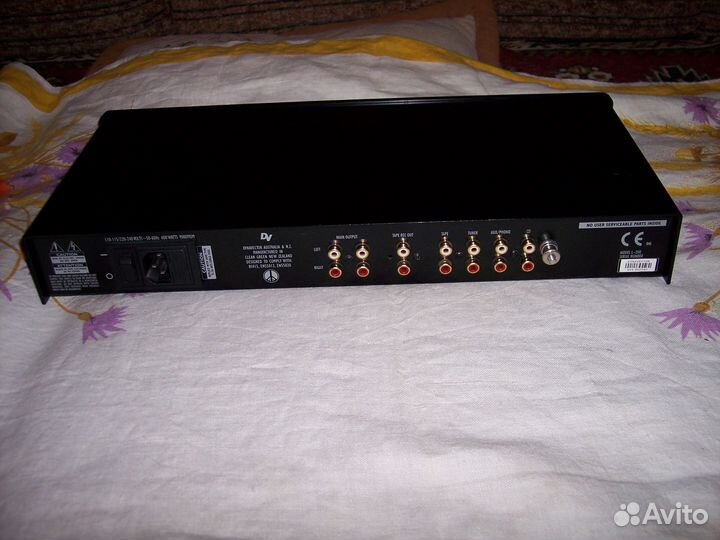 Предусилитель Dynavector L-200 с фонокоректором