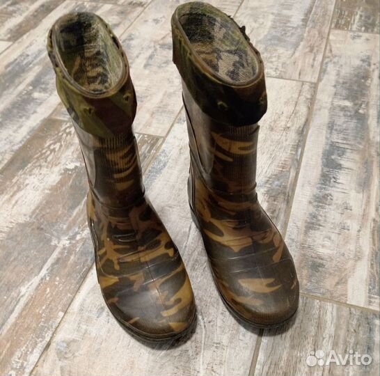 Резиновые сапоги