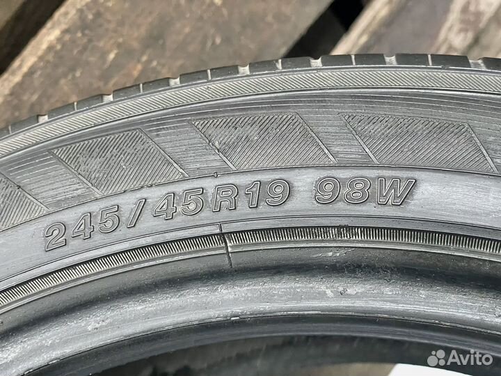 Yokohama Advan S.4 245/45 R19 98W