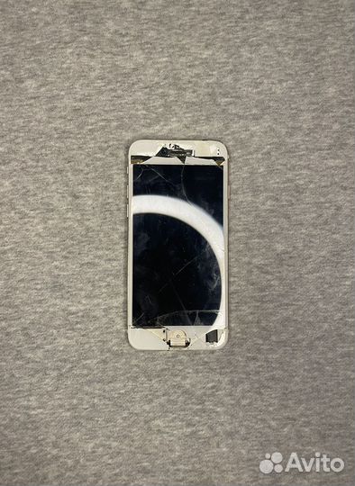 iPhone 6S, 64 ГБ