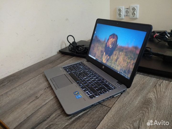 Ноутбук HP (Экран Full HD, Intel core i5 )