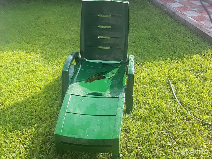 Шезлонг лежак