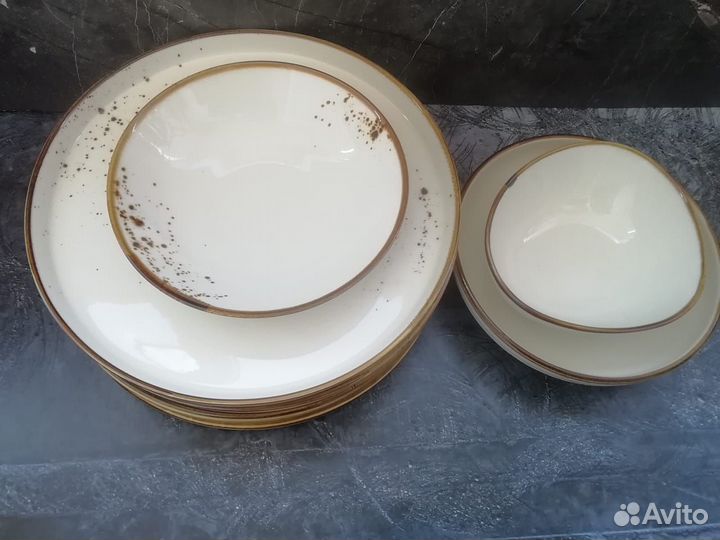 Набор фарфоровой посуды