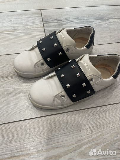 Продам кроссовки