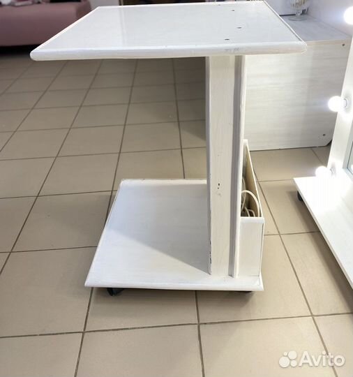 Медицинский столик