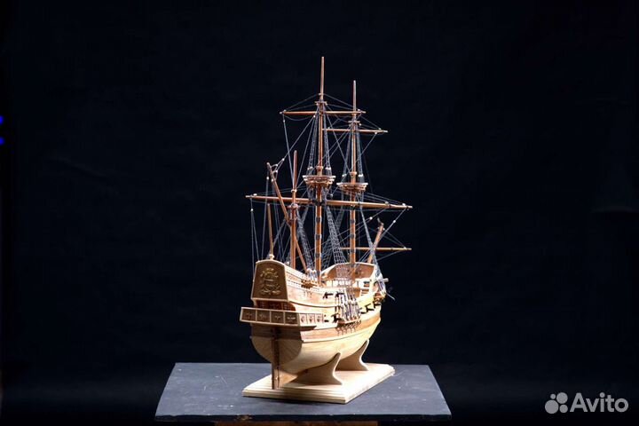 Корабль ручной работы-миниатюра