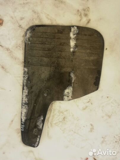 Брызговик Опель Фронтера А