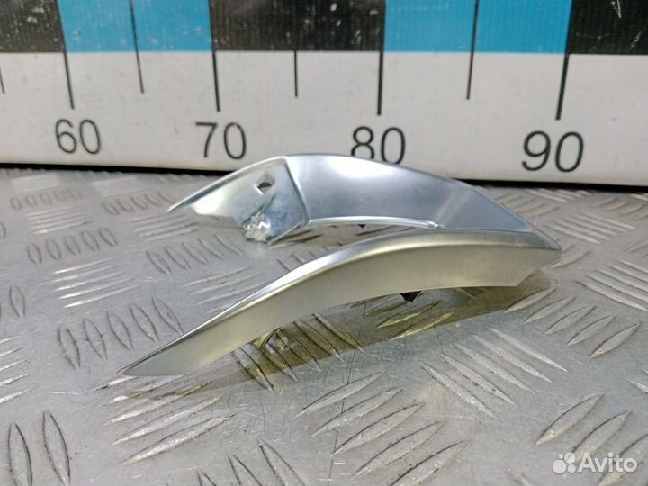 Б/У Накладка рулевого колеса нижняя#002