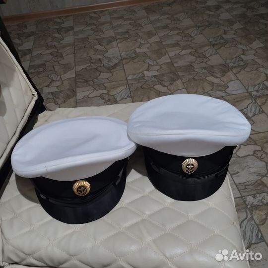 Фуражка военная белая-черная офисная 55-56 размер