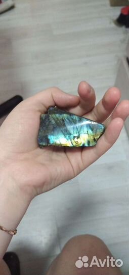 Камень Лабрадор