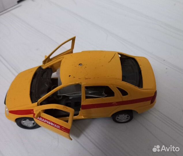 Машина металлическая LADA Kalina