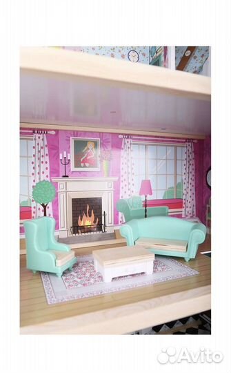 Домик кукольный с мебелью новый в коробке